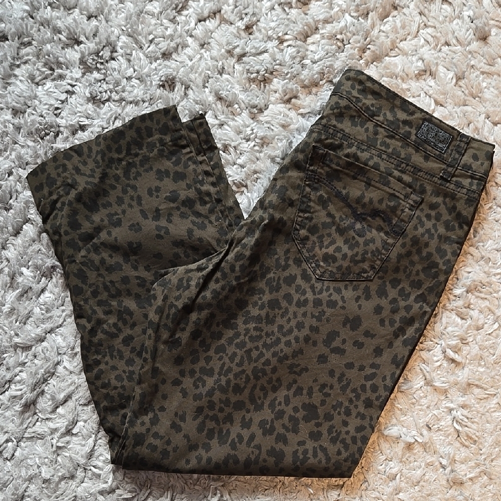 Leopard Print Pants - Picture 2 of 8